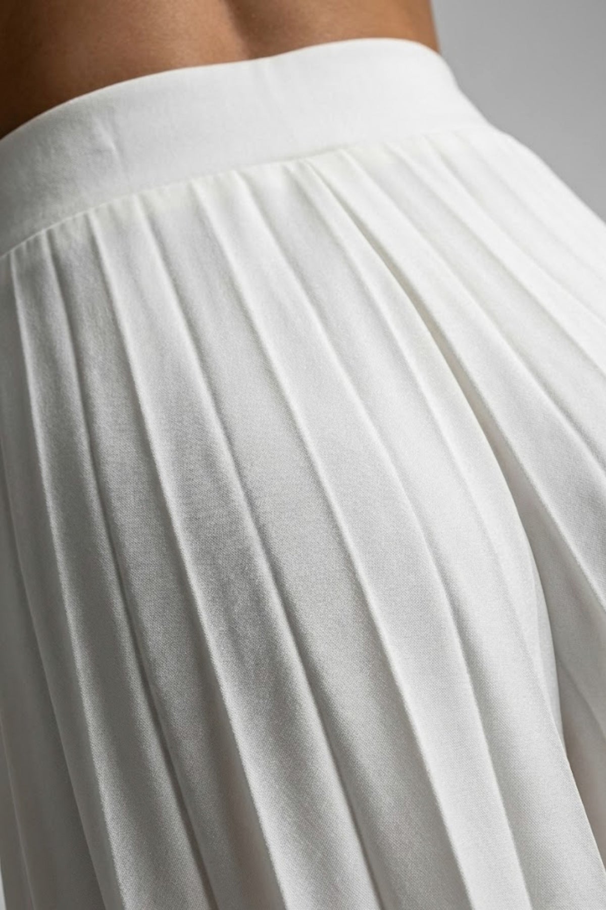 Padded Shoulder Pleated Jumpsuit
